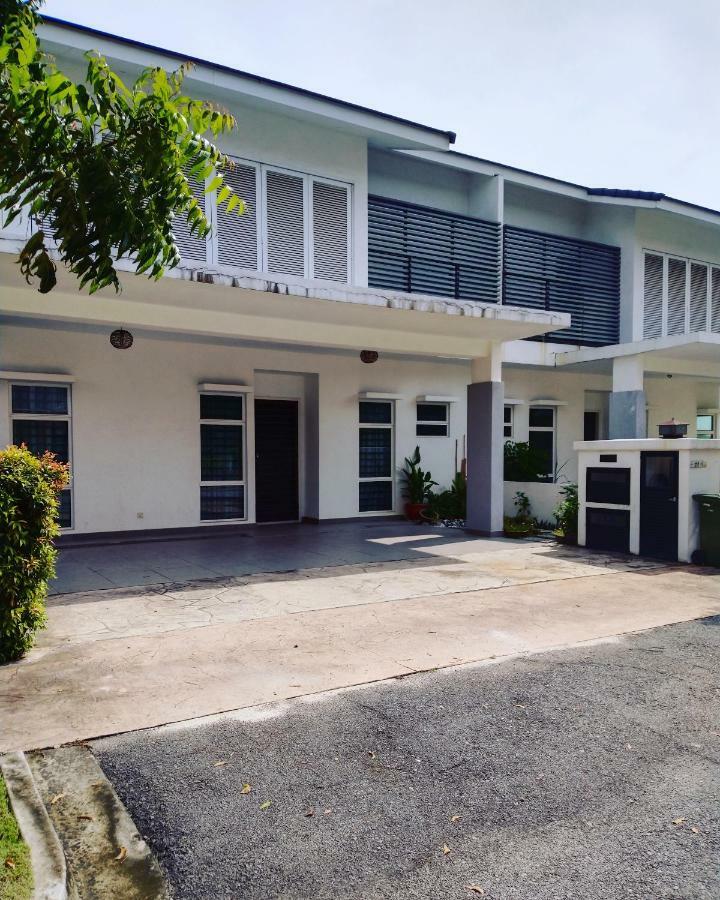 Juniper Homestay Putrajaya Presint 11 エクステリア 写真
